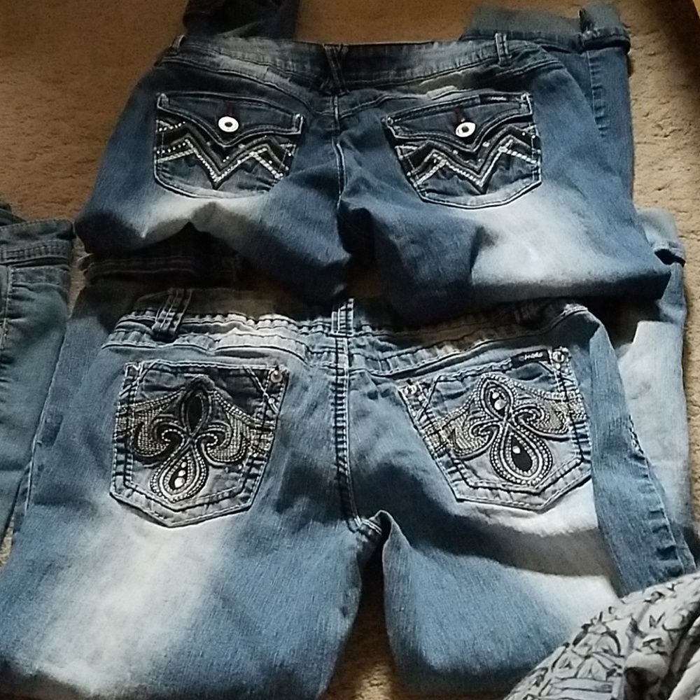 4 pairs of capris